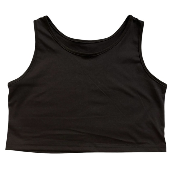 Tops - Black Sleeveless Crop Top size L